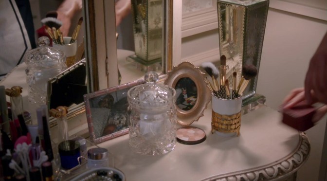 Devious Maids S01E06 (Walking the Dog)