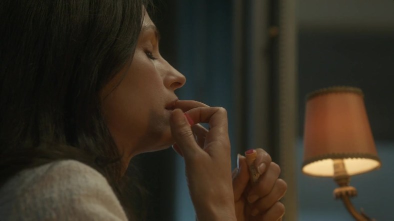 Hemlock_Grove_s01e04_burtsbeeslipbalm