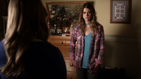 prettylittleliars_s05e05_paige_bornunicorn (1)