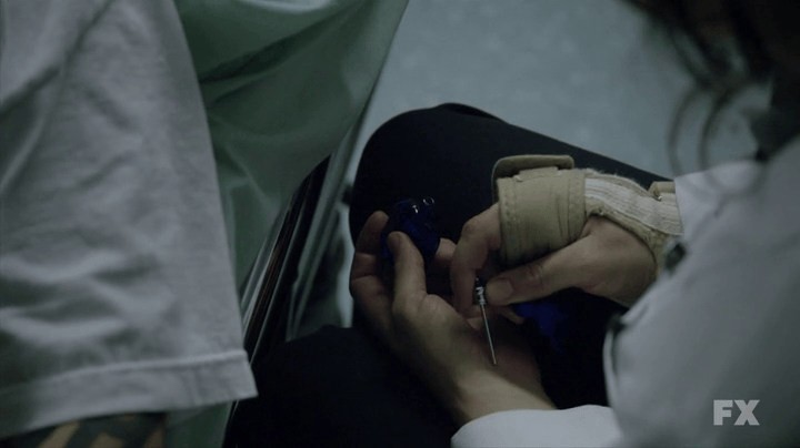 sonsofanarchy_s05e09_ottoperfume (3)