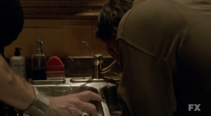 Sons of Anarchy S05E11 (To Thine Own Self)