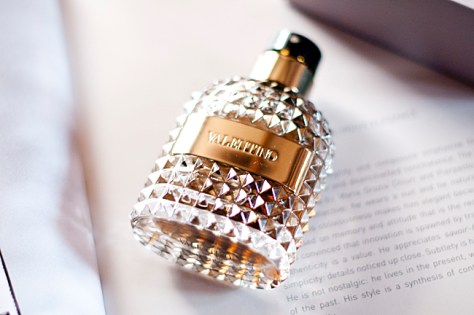 valentino-uomo-bottle-book