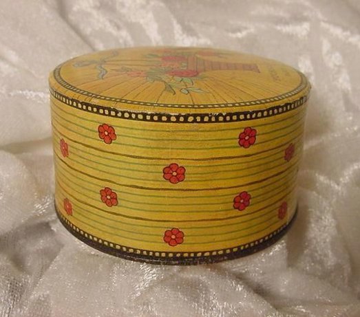 houbigant_vintagefacepowder_bornunicorn
