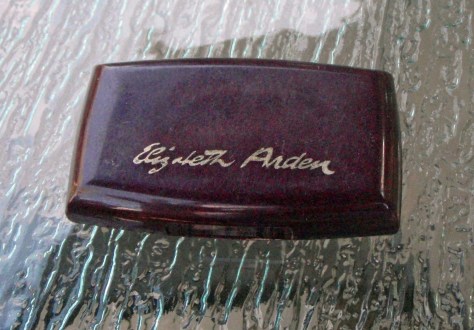 elizabetharden_vintagecompact_bornunicorn