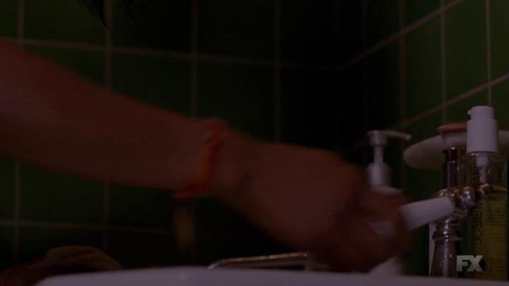 americanhorrorstory_s05e03_bornunicorn (1)