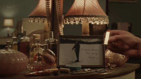 endeavour_s02e03_bornunicorn (1)