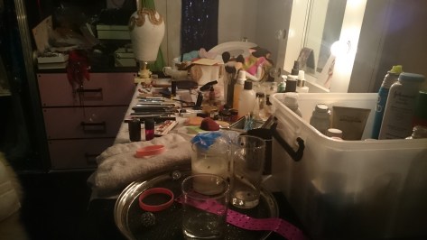 kylieminogue_victoriaandalbertmuseum_bornunicorn (4)