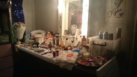 kylieminogue_victoriaandalbertmuseum_bornunicorn (5)