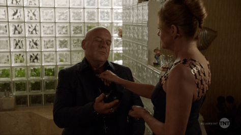 claws_s01e02_bornunicorn