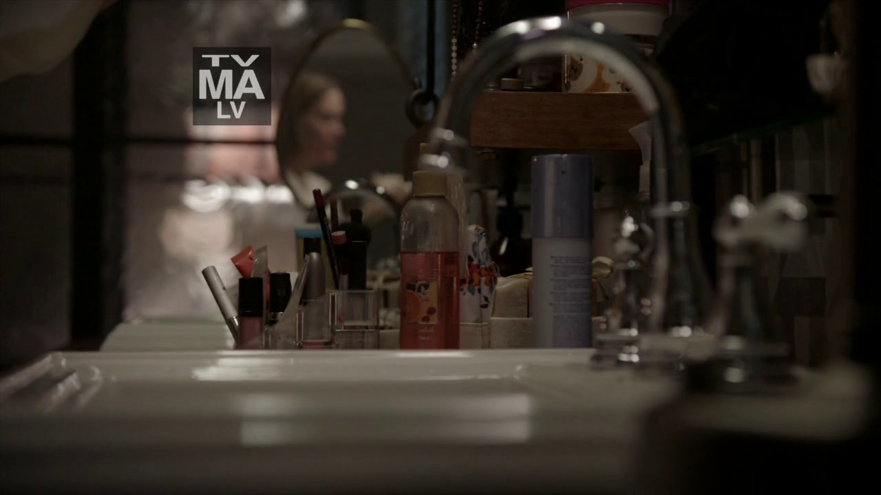 americanhorrorstorycult_e05_bornunicorn (2)