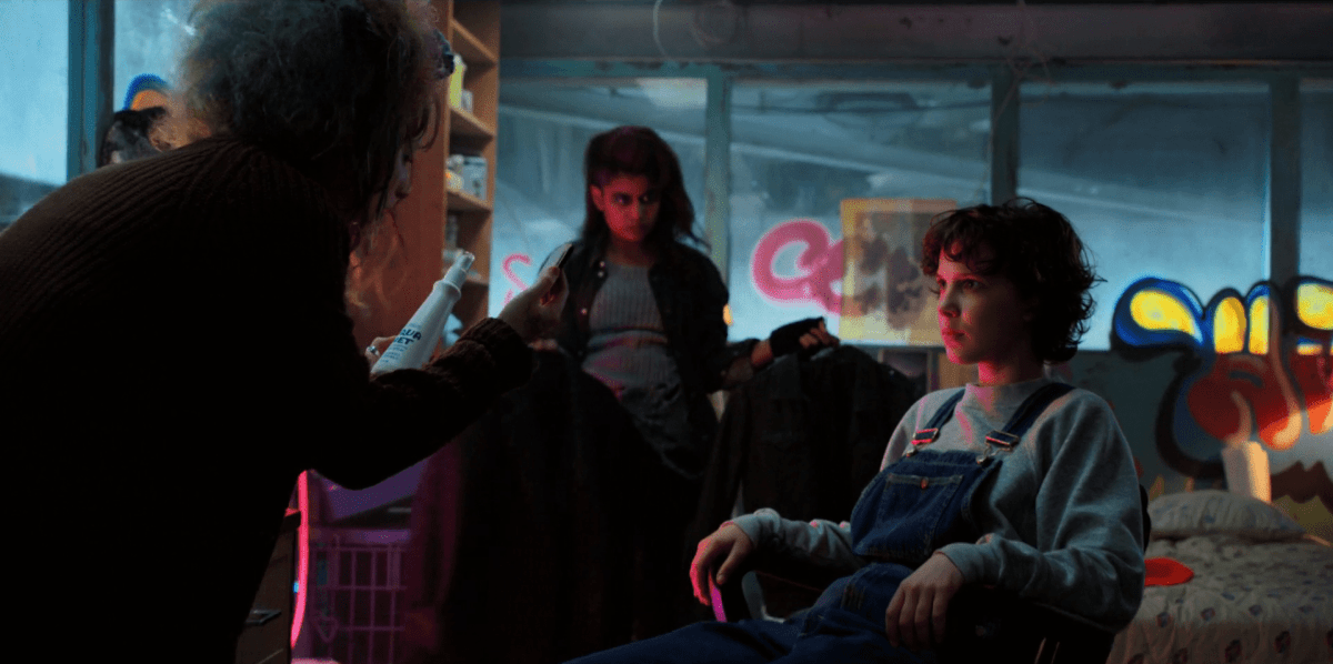 Stranger Things S02E07 (The Lost Sister) World Wide Aura