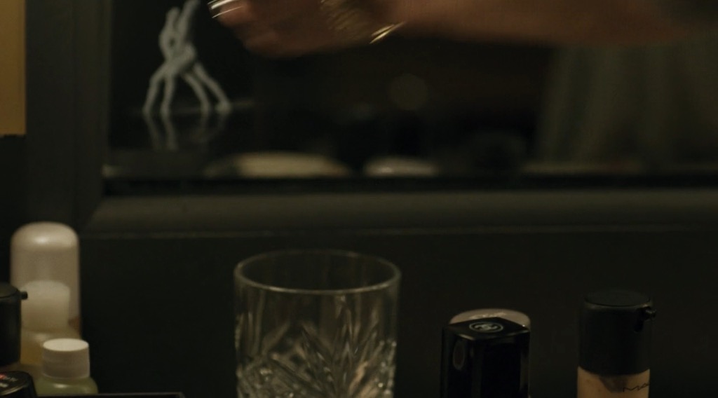 fleshandbone_s01e07_bornunicorn (1)