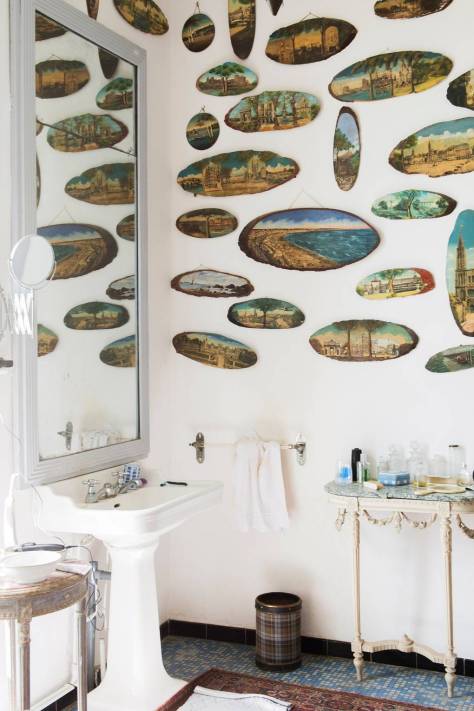 louboutinbathroom_bornunicorn