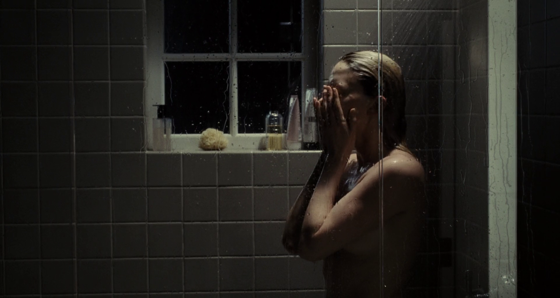 thegirlonthetrain_bornunicorn